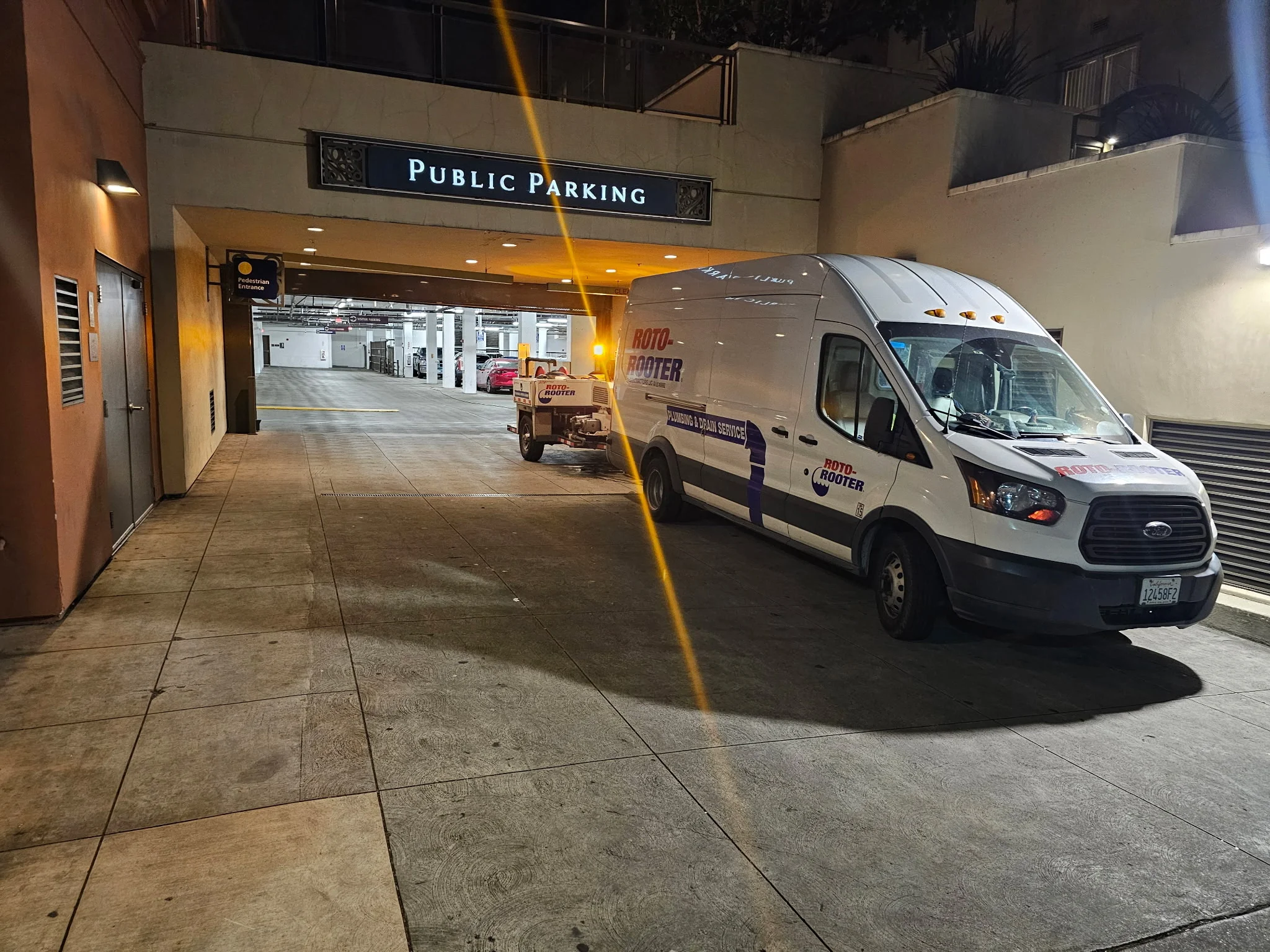 rr-commercial-commercial_parking_garage_van-1000011600.webp
